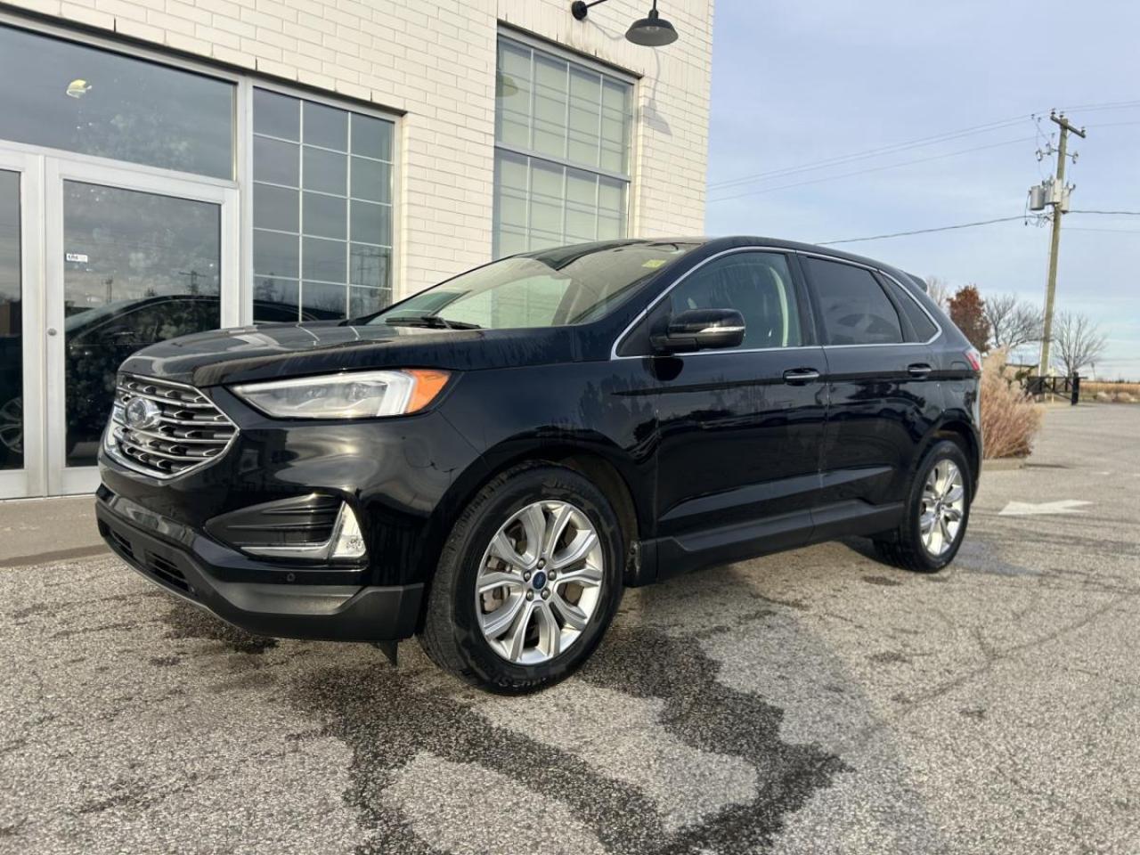 Used 2022 Ford Edge Titanium AWD for sale in Watford, ON