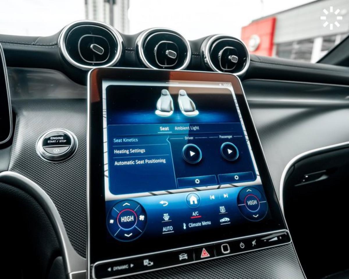 2024 Mercedes-Benz GLC 300 Panoroof Navigation 360 Camera Blind Spot Brake Assist Photo