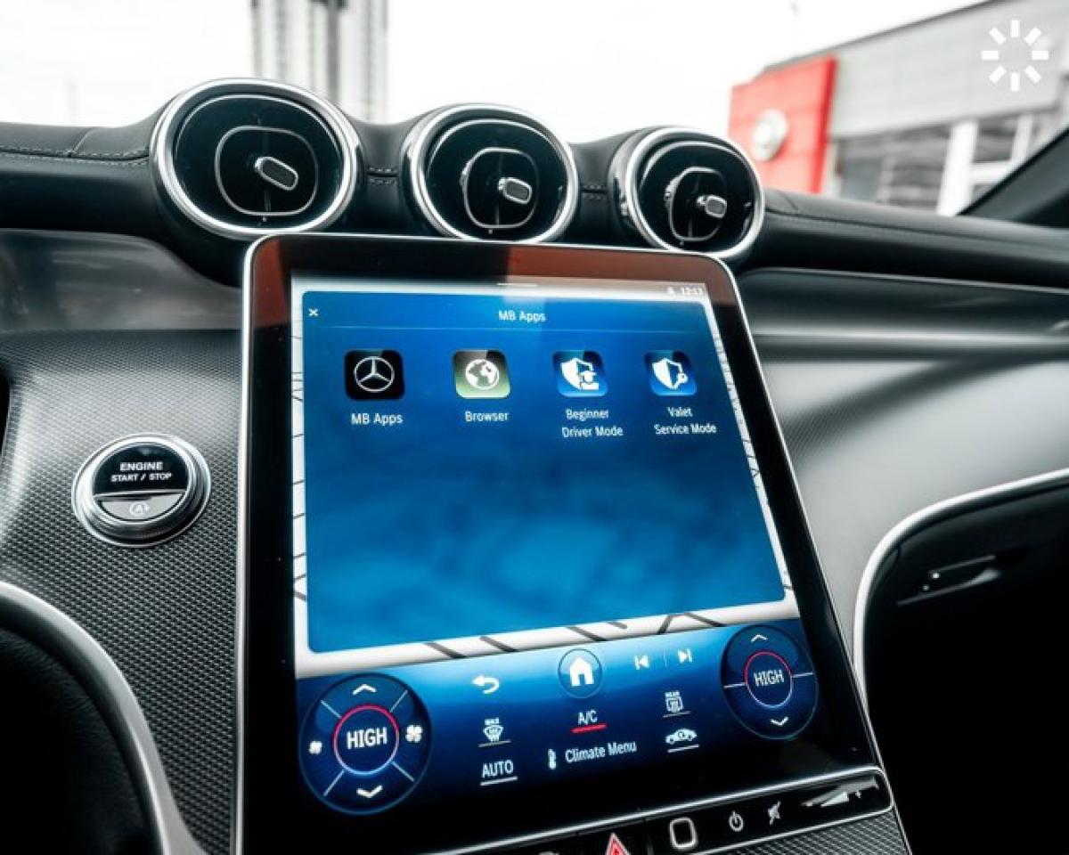 2024 Mercedes-Benz GLC 300 Panoroof Navigation 360 Camera Blind Spot Brake Assist Photo