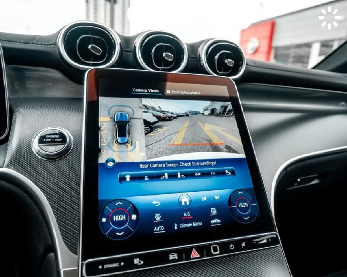 2024 Mercedes-Benz GLC 300 Panoroof Navigation 360 Camera Blind Spot Brake Assist Photo
