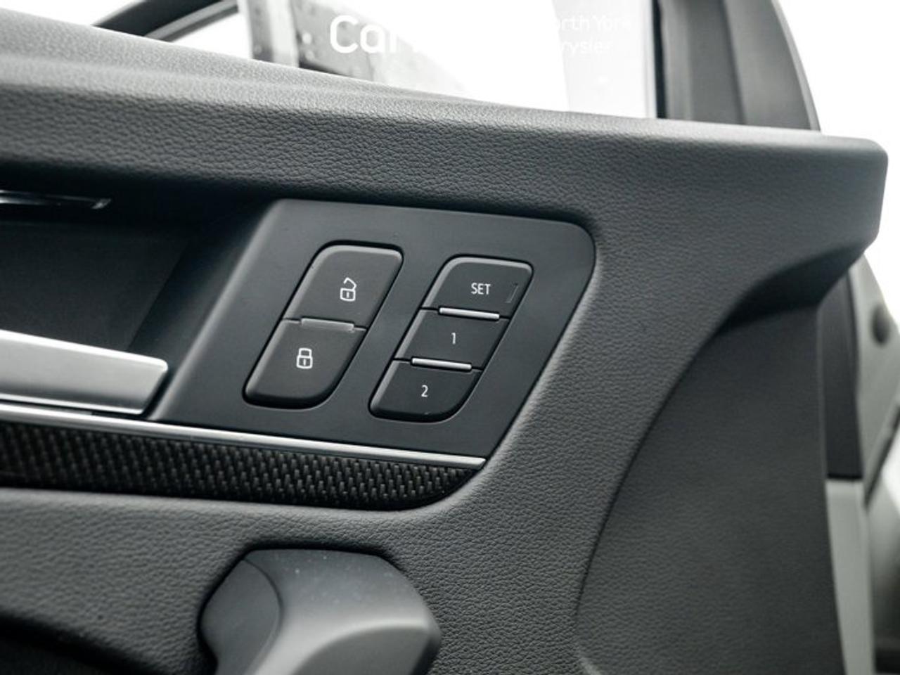 2022 Audi SQ5 Progressiv Panoroof Heated Seats 360 Cam Navi Heated Wheel Photo