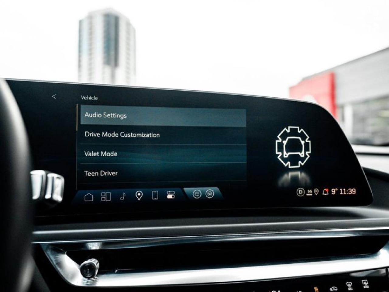 2024 Cadillac LYRIQ Tech Photo