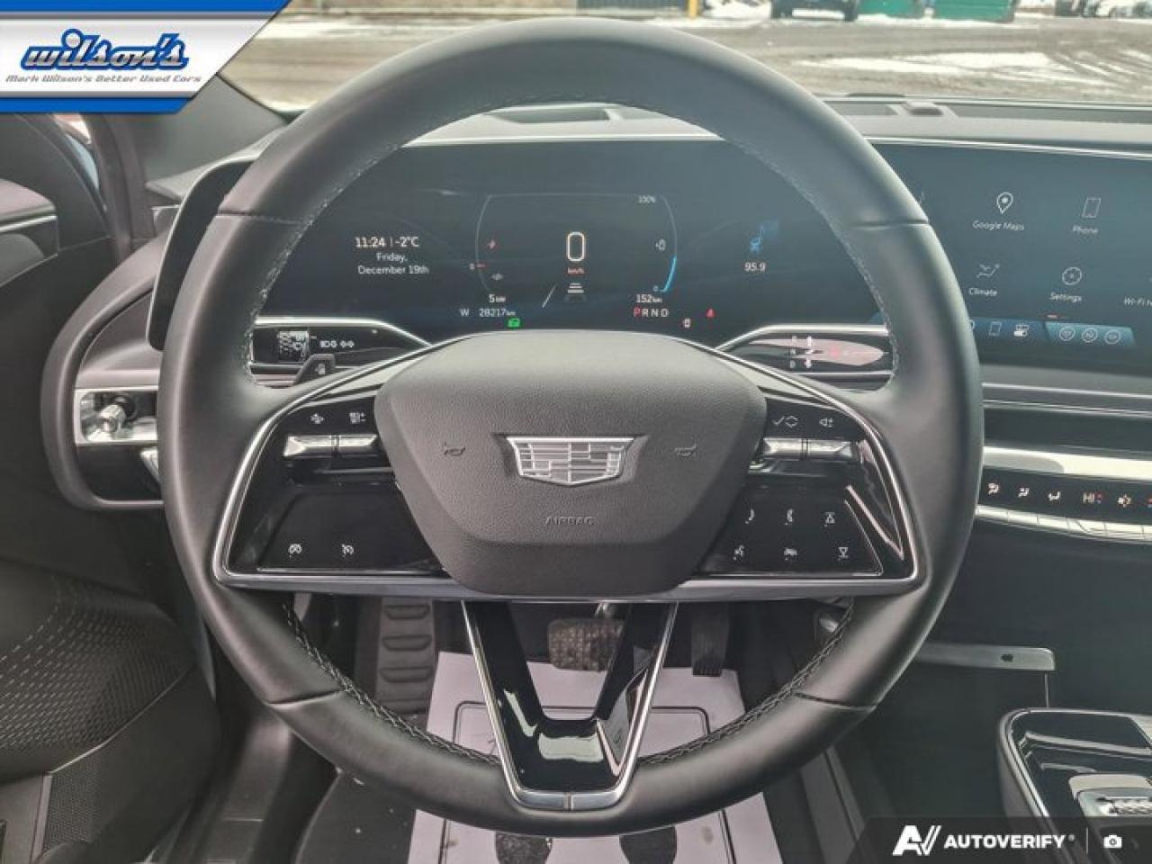 2024 Cadillac LYRIQ Tech Leather | Sunroof | Nav | Heated Seats | CarPlay + Android | Rear Camera | and More ! Photo