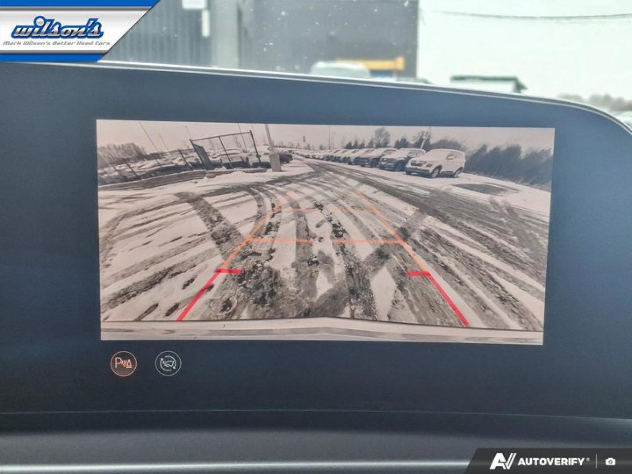 2024 Cadillac LYRIQ Tech Leather | Sunroof | Nav | Heated Seats | CarPlay + Android | Rear Camera | and More ! Photo