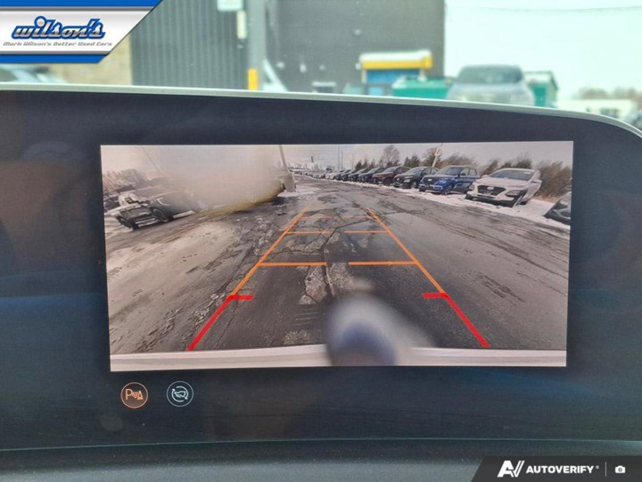 2024 Cadillac LYRIQ Tech Leather | Sunroof | Nav | Heated Seats | CarPlay + Android | Rear Camera | and More ! Photo