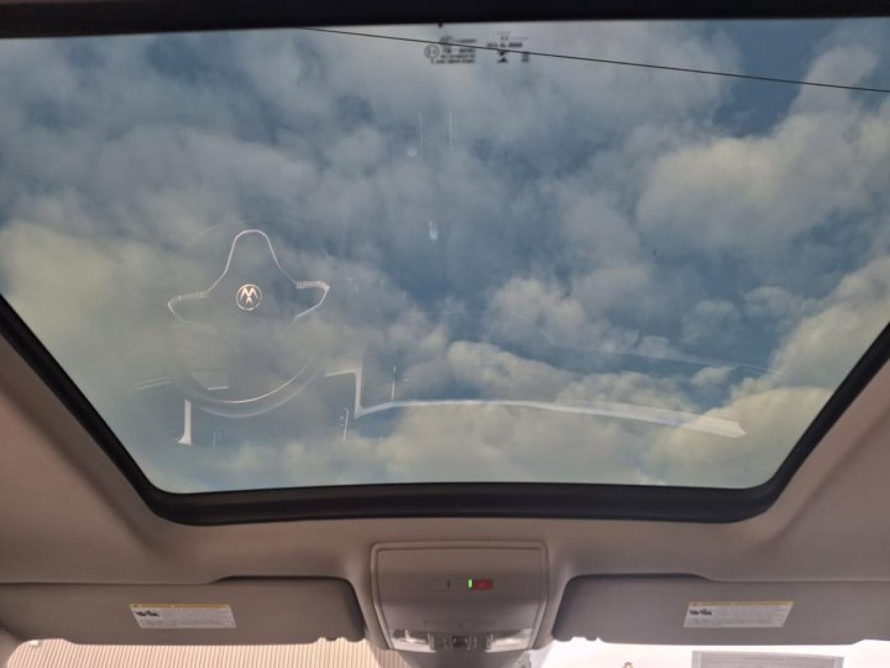 2023 Volkswagen Atlas Highline R-Line AWD | V6 | Leather | Nav | Pano Roof | Cooled + Heated Seats | and More ! Photo