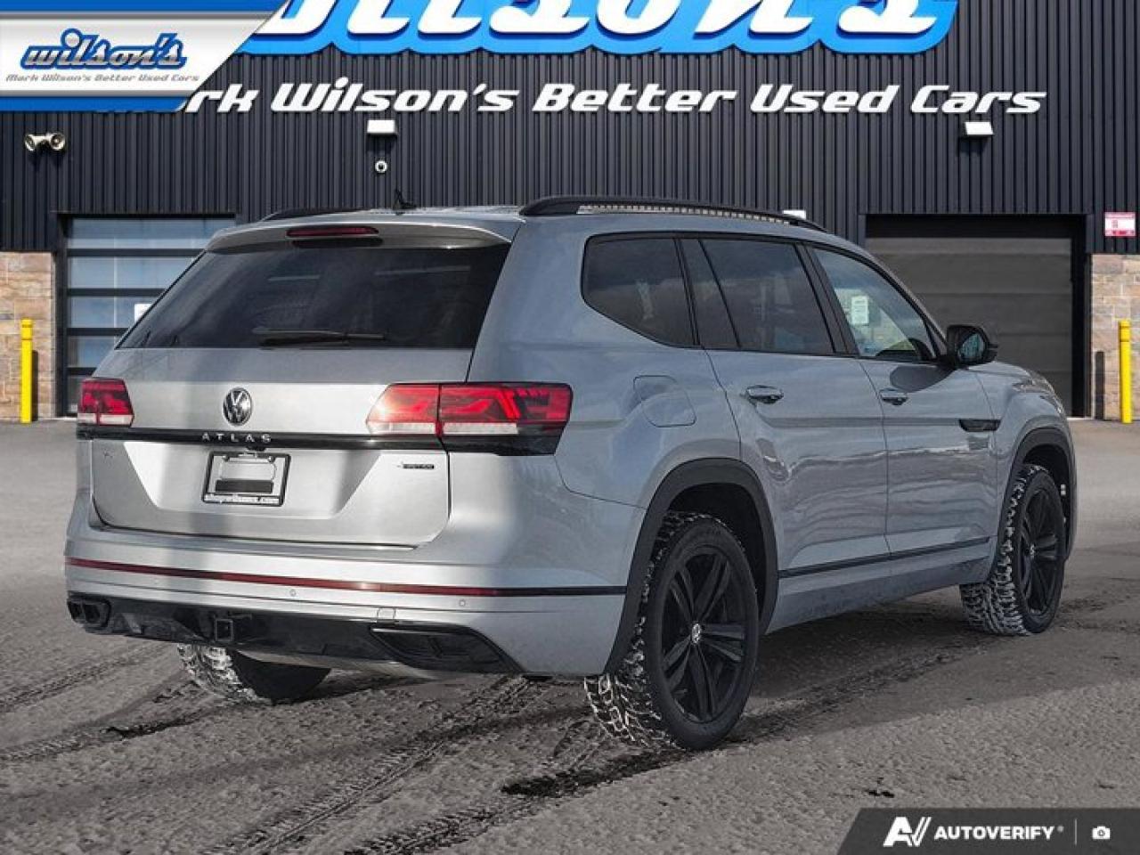 2023 Volkswagen Atlas Highline R-Line AWD | V6 | Leather | Nav | Pano Roof | Cooled + Heated Seats | and More ! Photo4