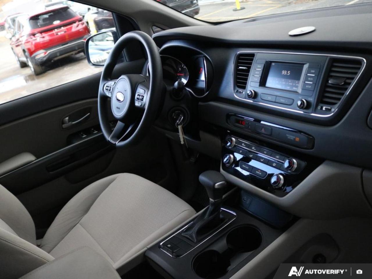 2018 Kia Sedona L Photo