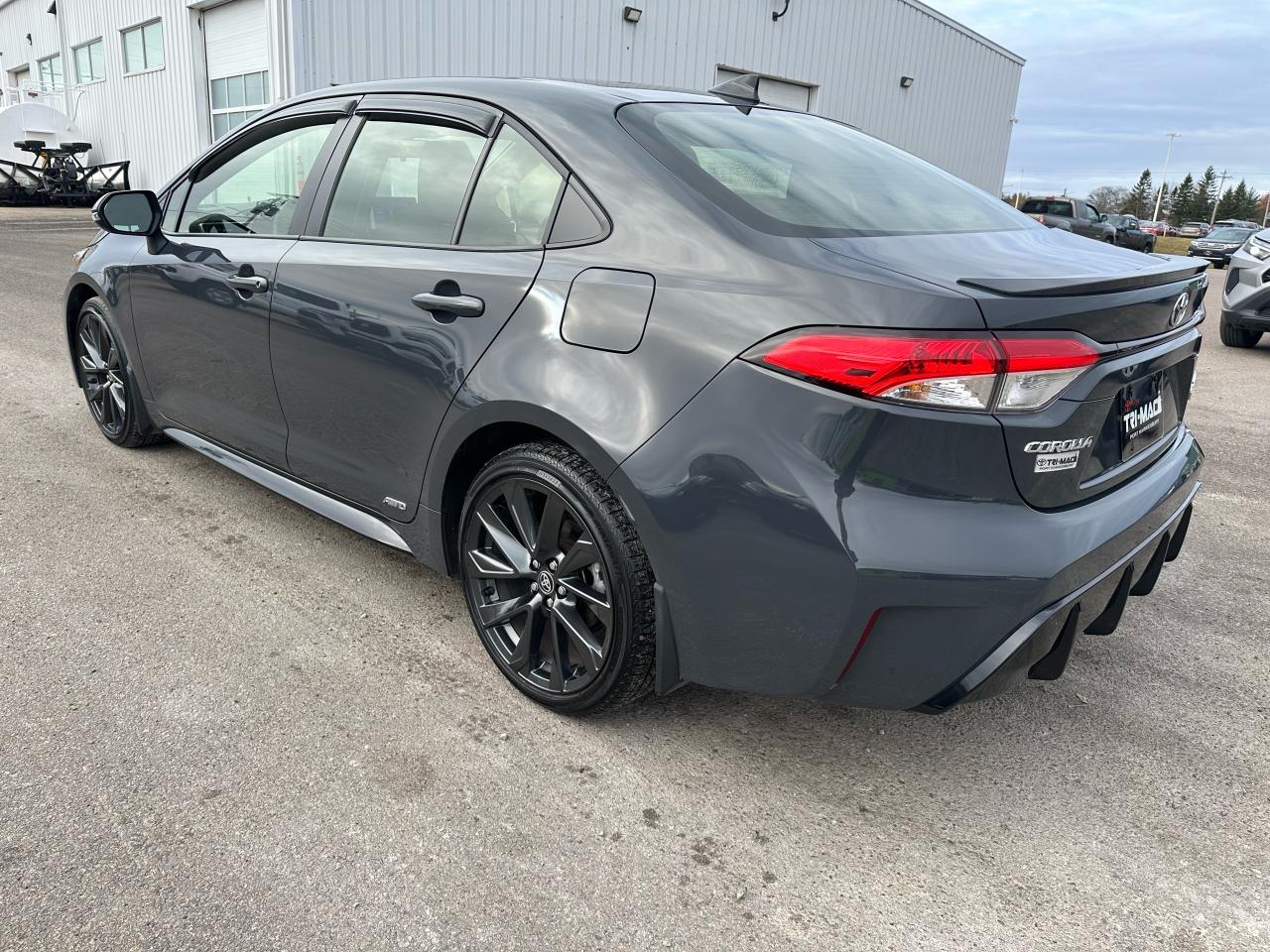 2024 Toyota Corolla SE COROLLA HYBRID Photo2