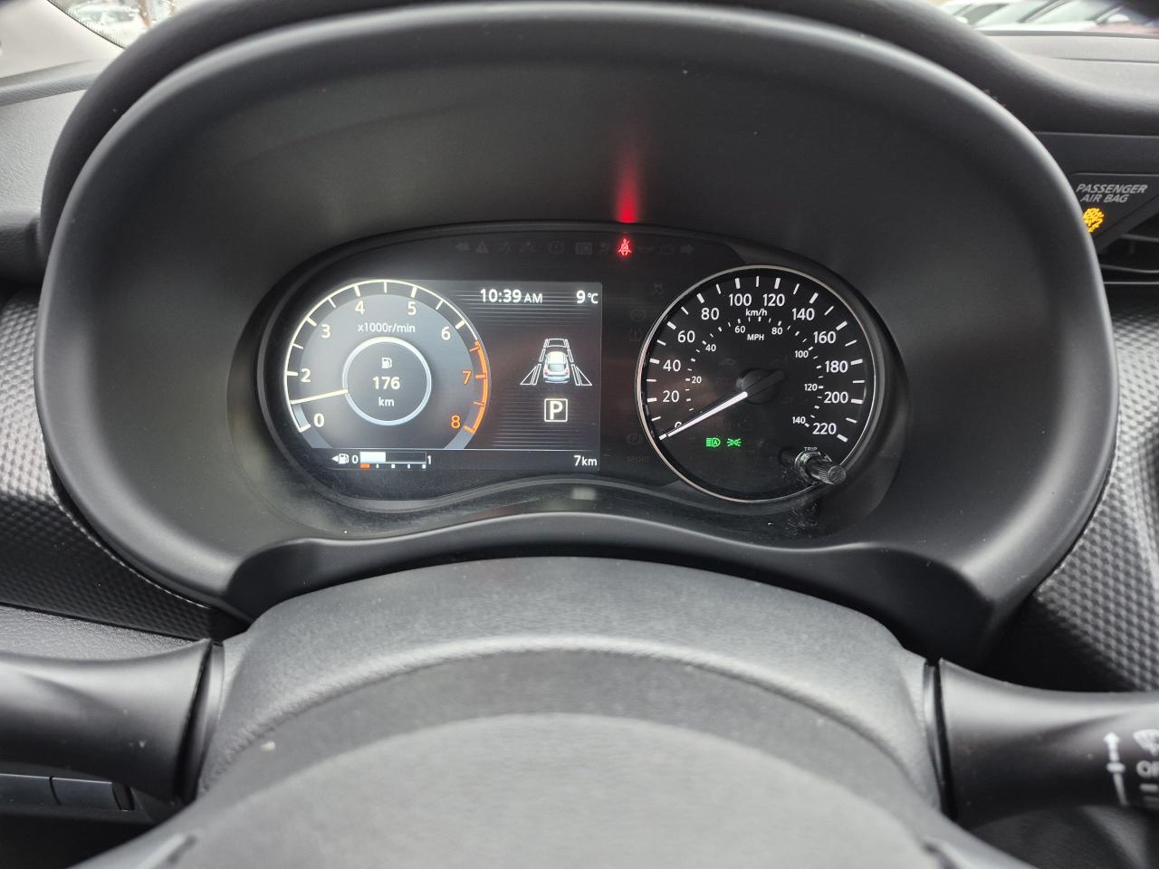 2025 Nissan Kicks Play SV FWD Photo8