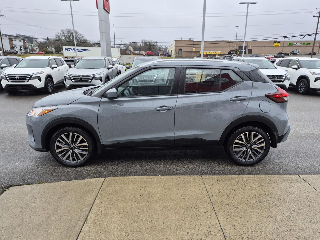 2025 Nissan Kicks Play SV FWD Photo3