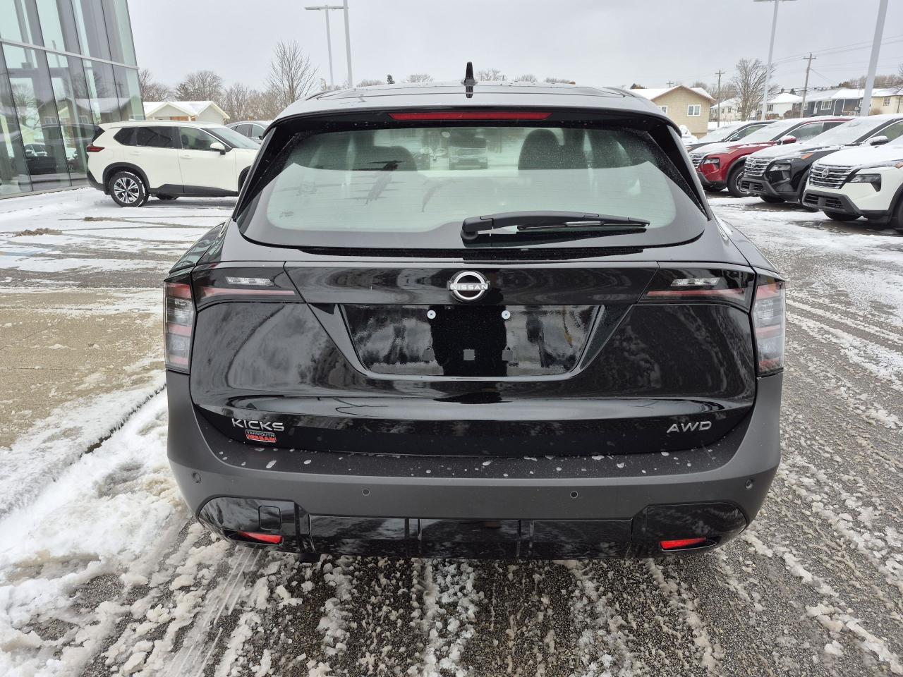 2026 Nissan Kicks S Photo4