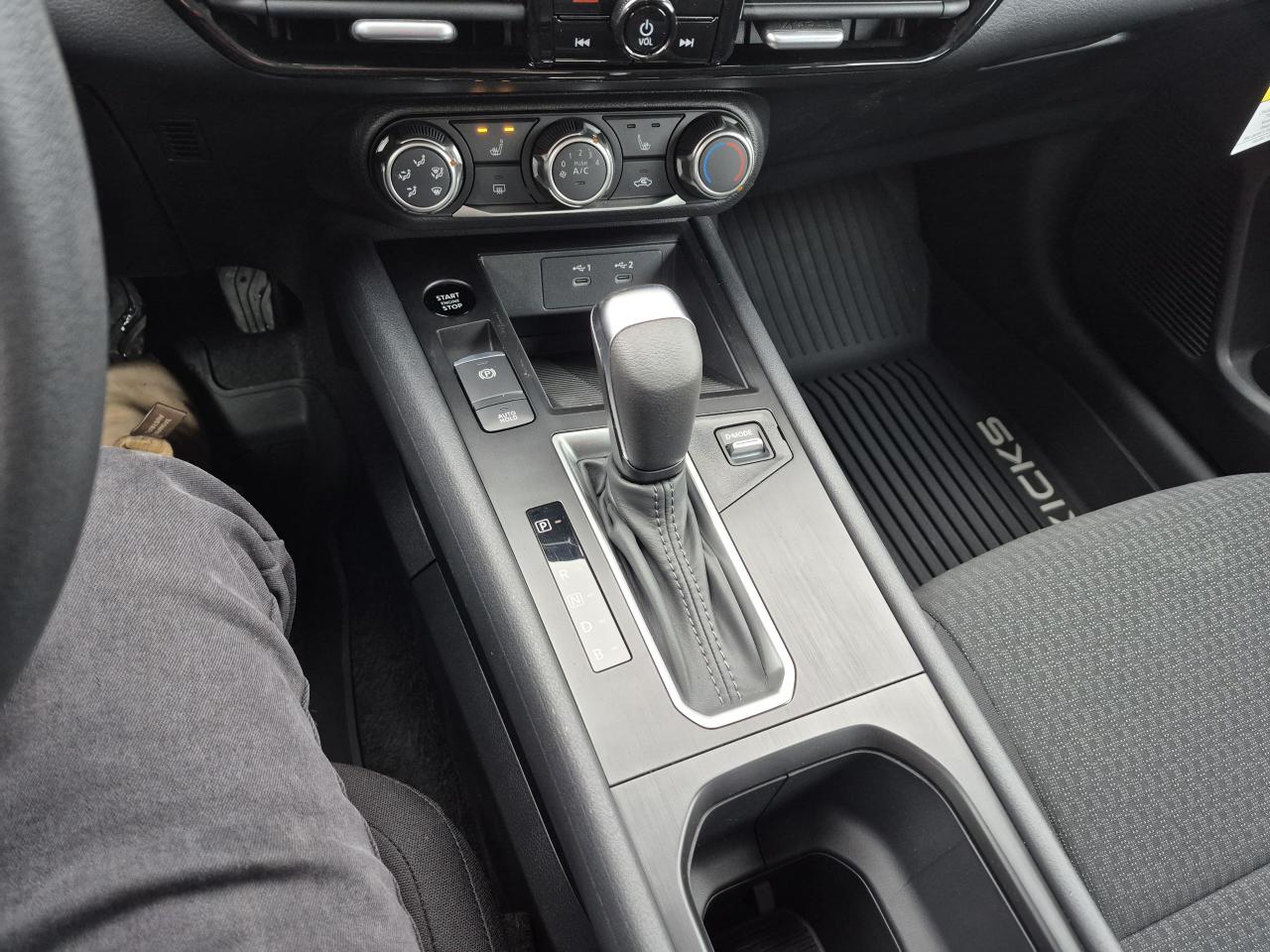 2026 Nissan Kicks S Photo10