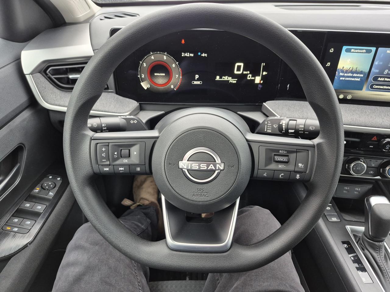 2026 Nissan Kicks S Photo7