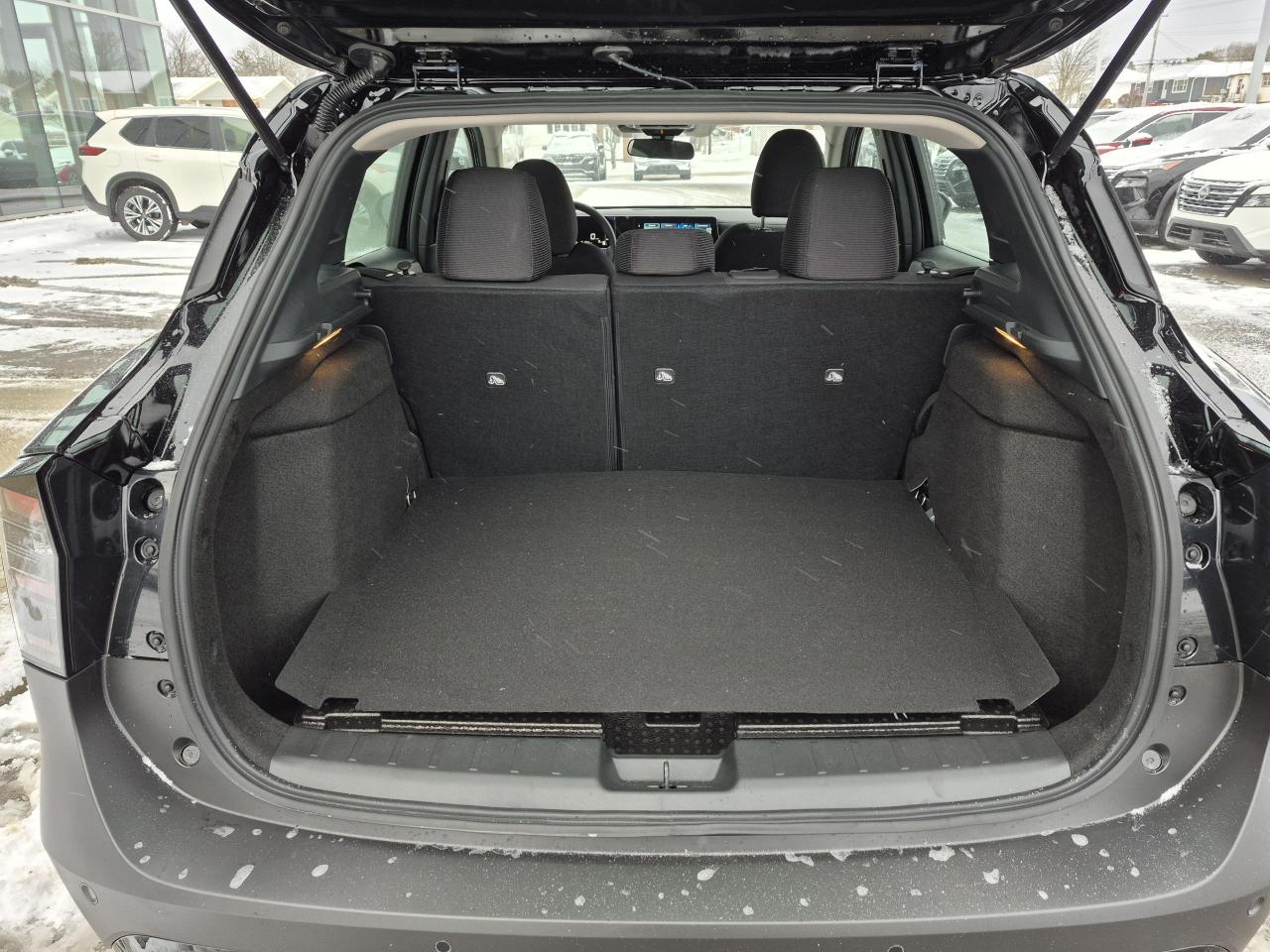 2026 Nissan Kicks S Photo13