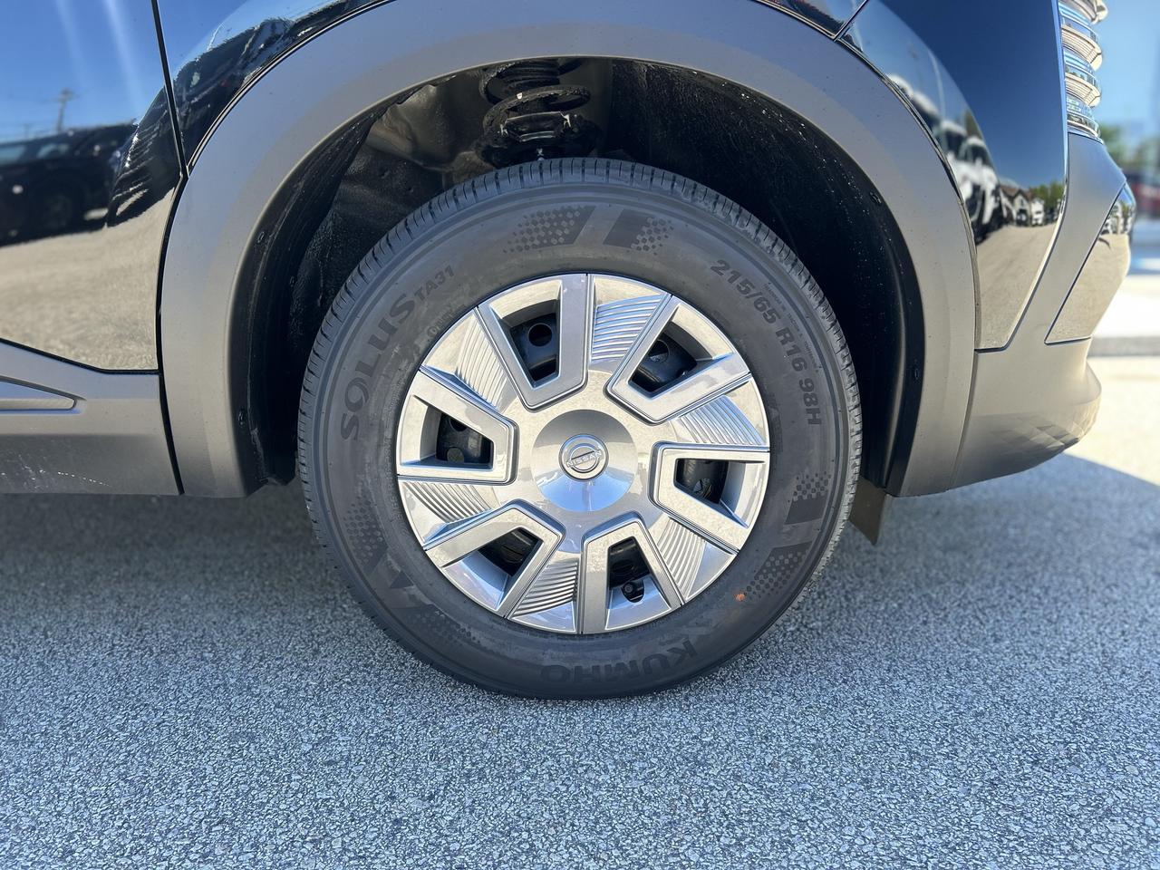 2026 Nissan Kicks S Photo