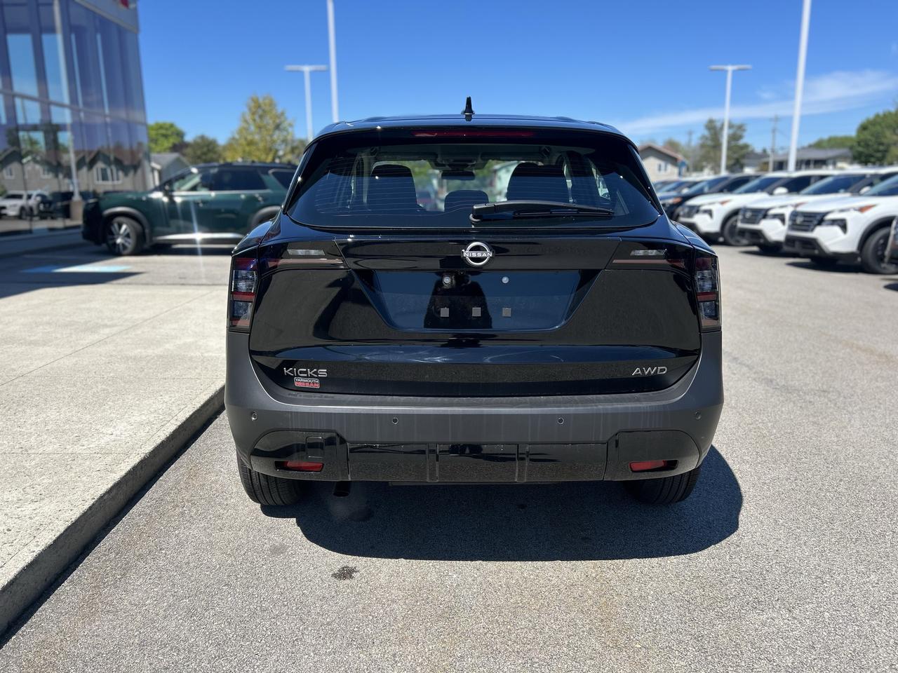 2026 Nissan Kicks S Photo