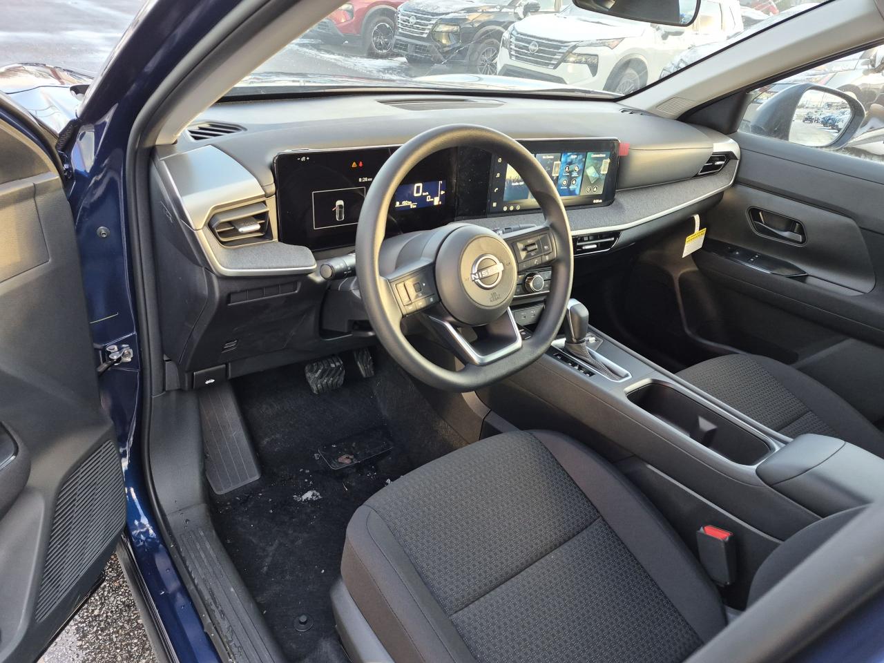 2026 Nissan Kicks S Photo6