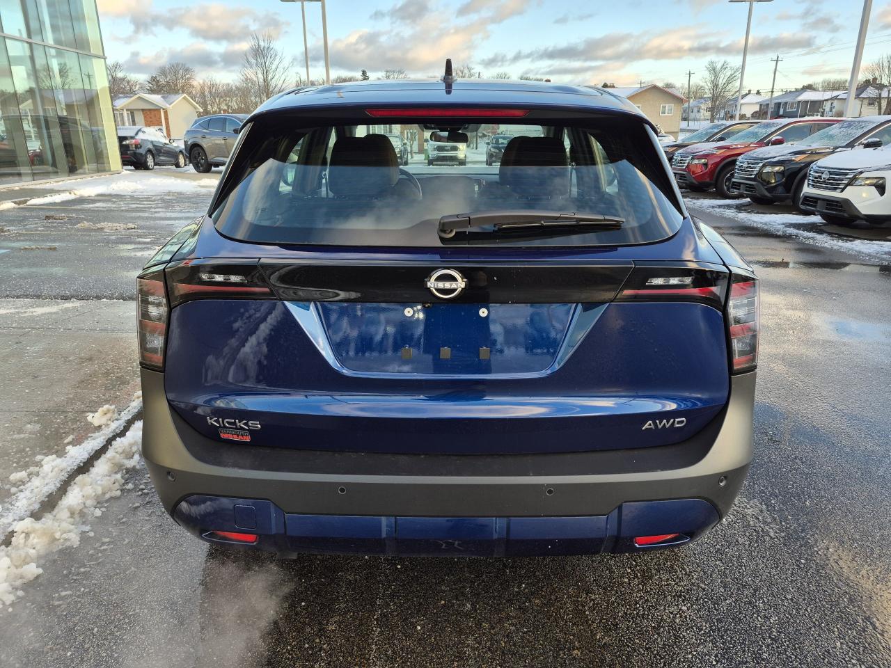 2026 Nissan Kicks S Photo4