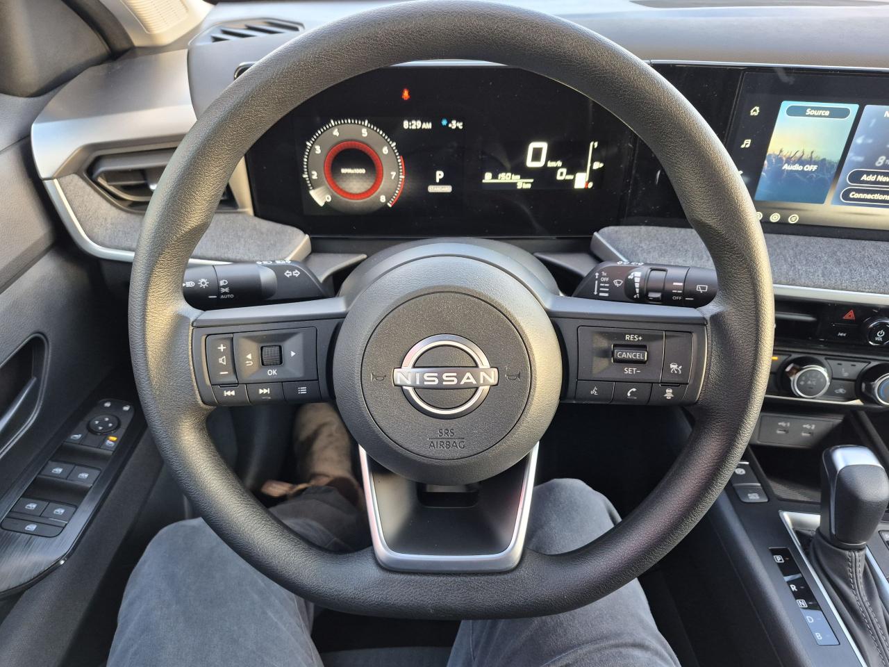 2026 Nissan Kicks S Photo7