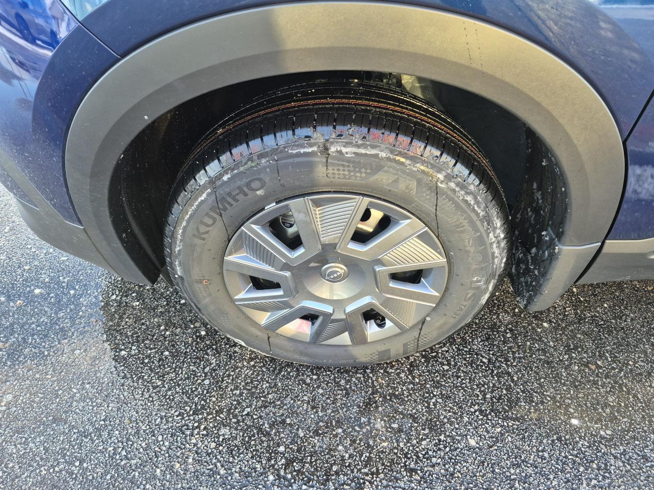 2026 Nissan Kicks S Photo14