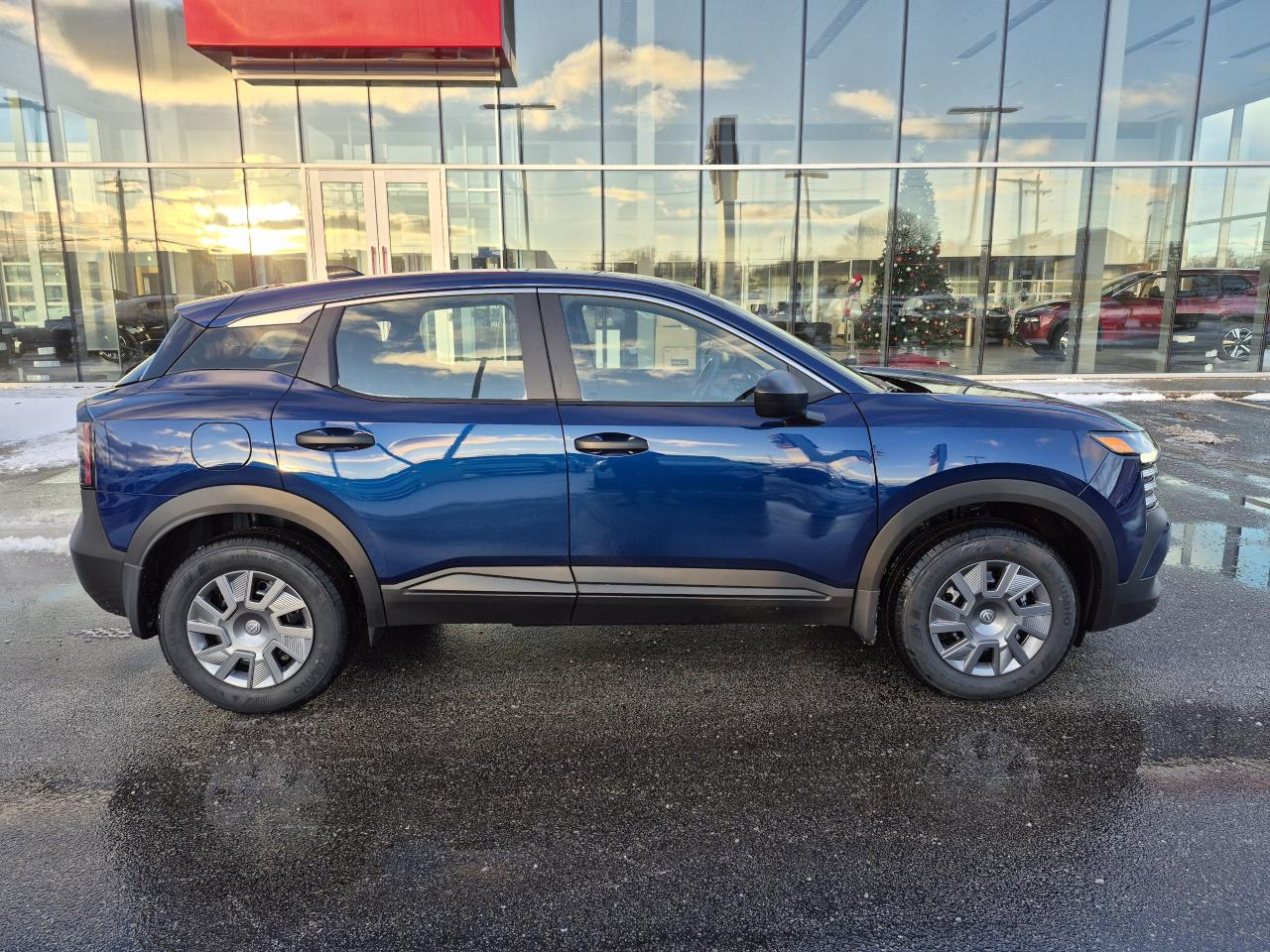 2026 Nissan Kicks S Photo5