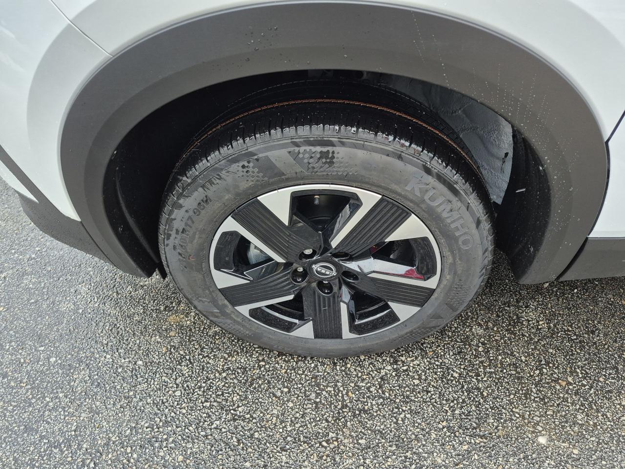 2026 Nissan Kicks SV Photo29