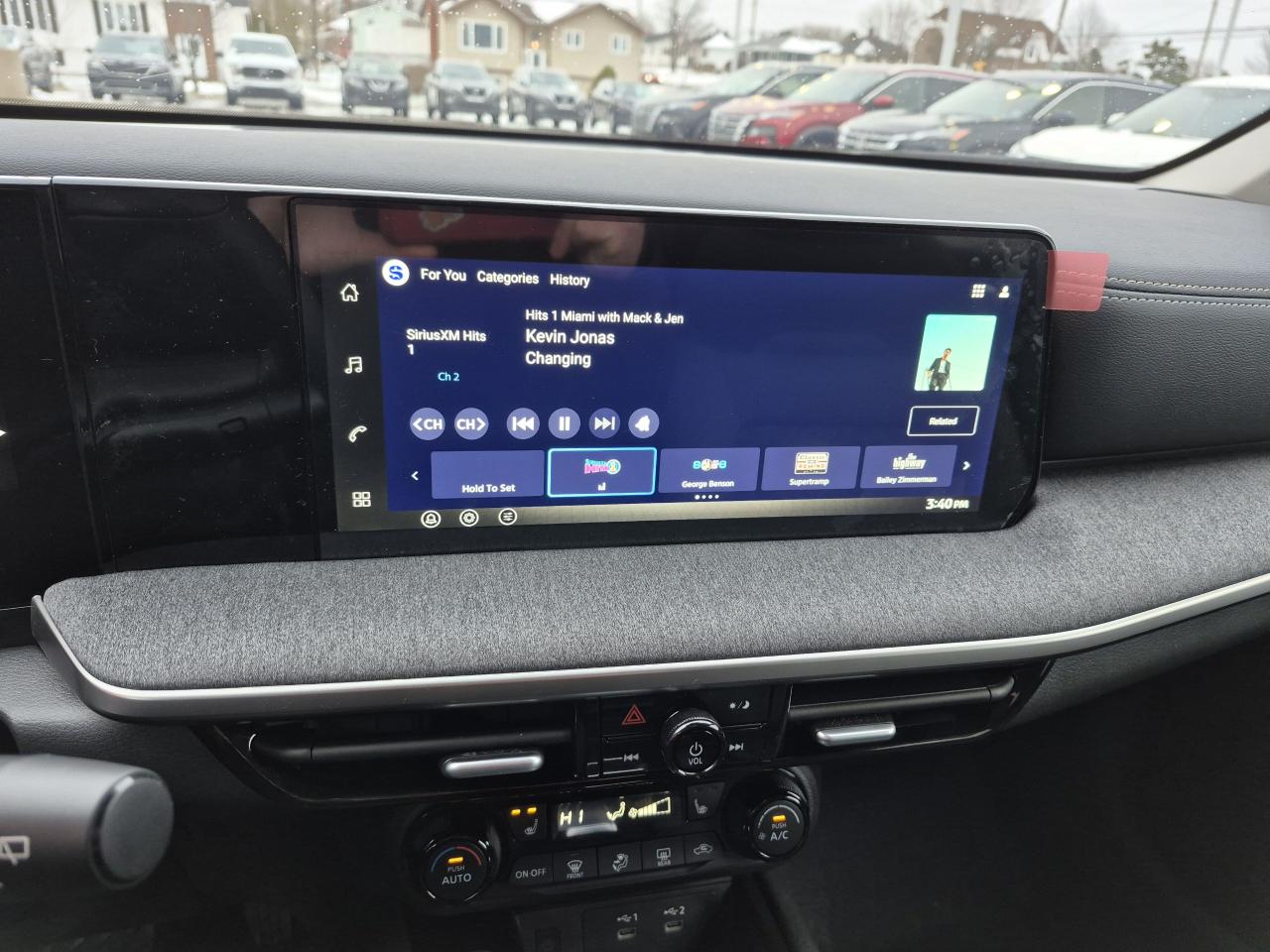 2026 Nissan Kicks SV Photo9