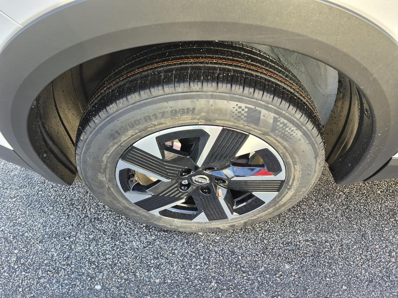 2026 Nissan Kicks SV Photo14