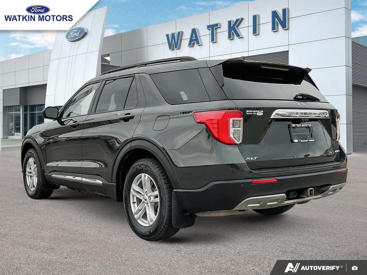 2022 Ford Explorer XLT Photo2