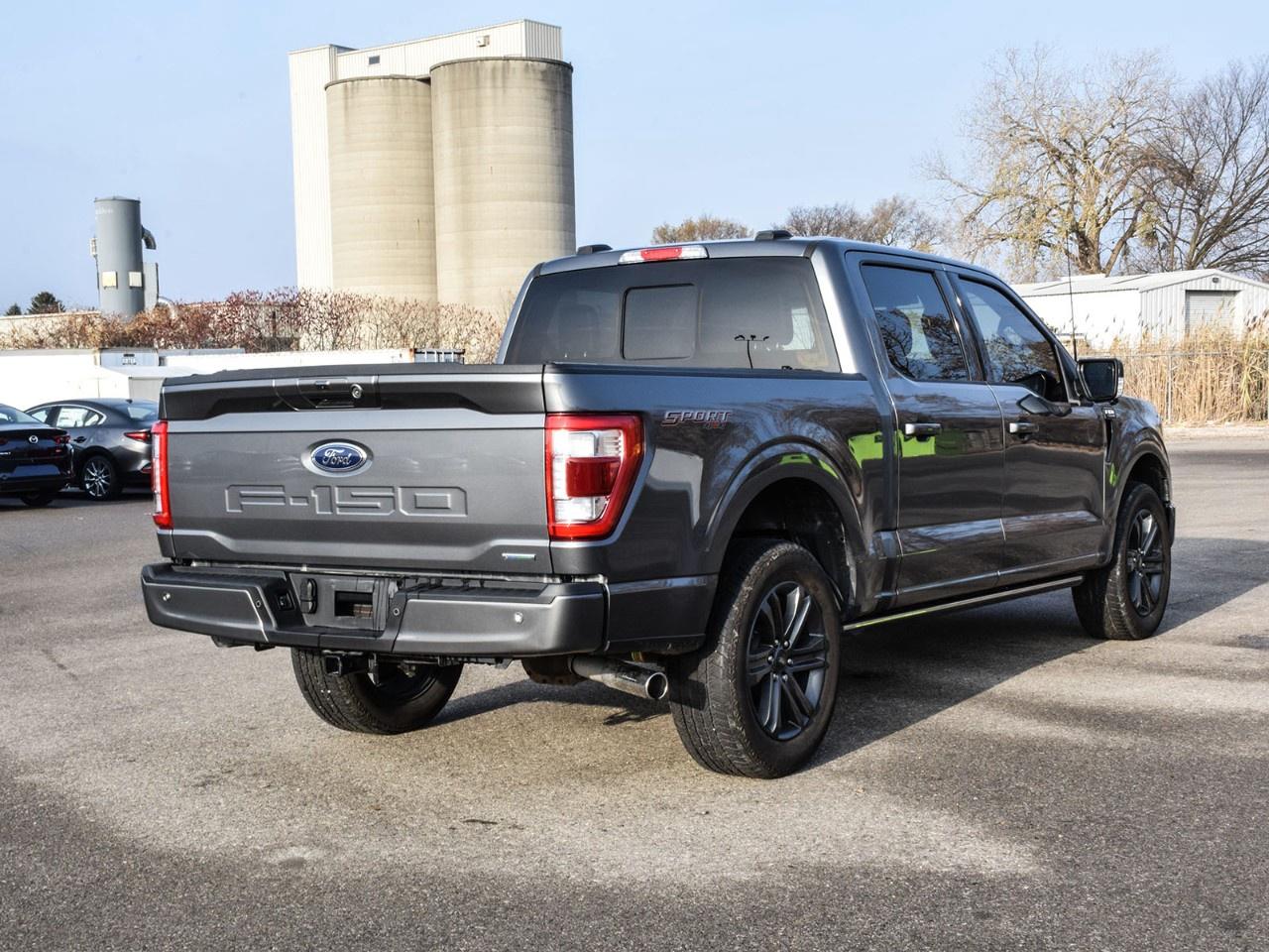 2023 Ford F-150 Lariat 4WD SuperCrew 5.5' Box Photo3