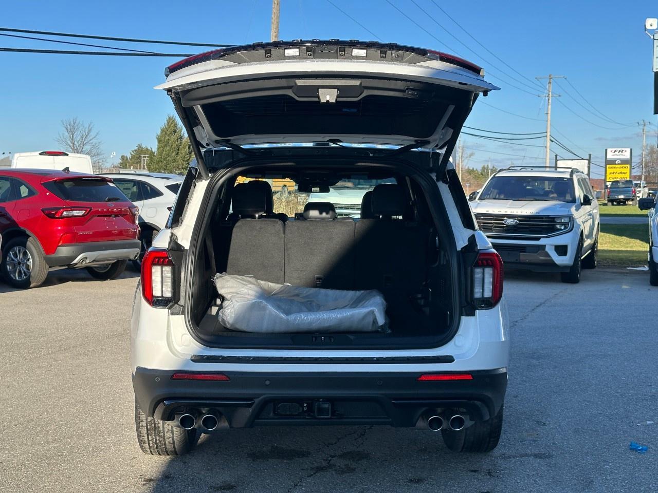 2026 Ford Explorer ST 4WD Photo