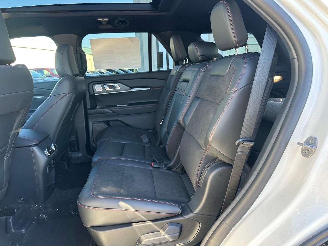 2026 Ford Explorer ST 4WD Photo