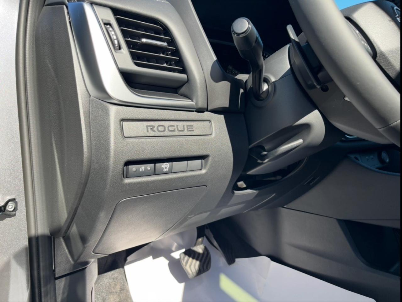 2025 Nissan Rogue AWD S Photo