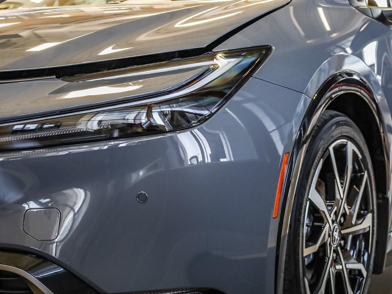 2026 Toyota Prius Plug-In Hybrid XSE Package Photo4