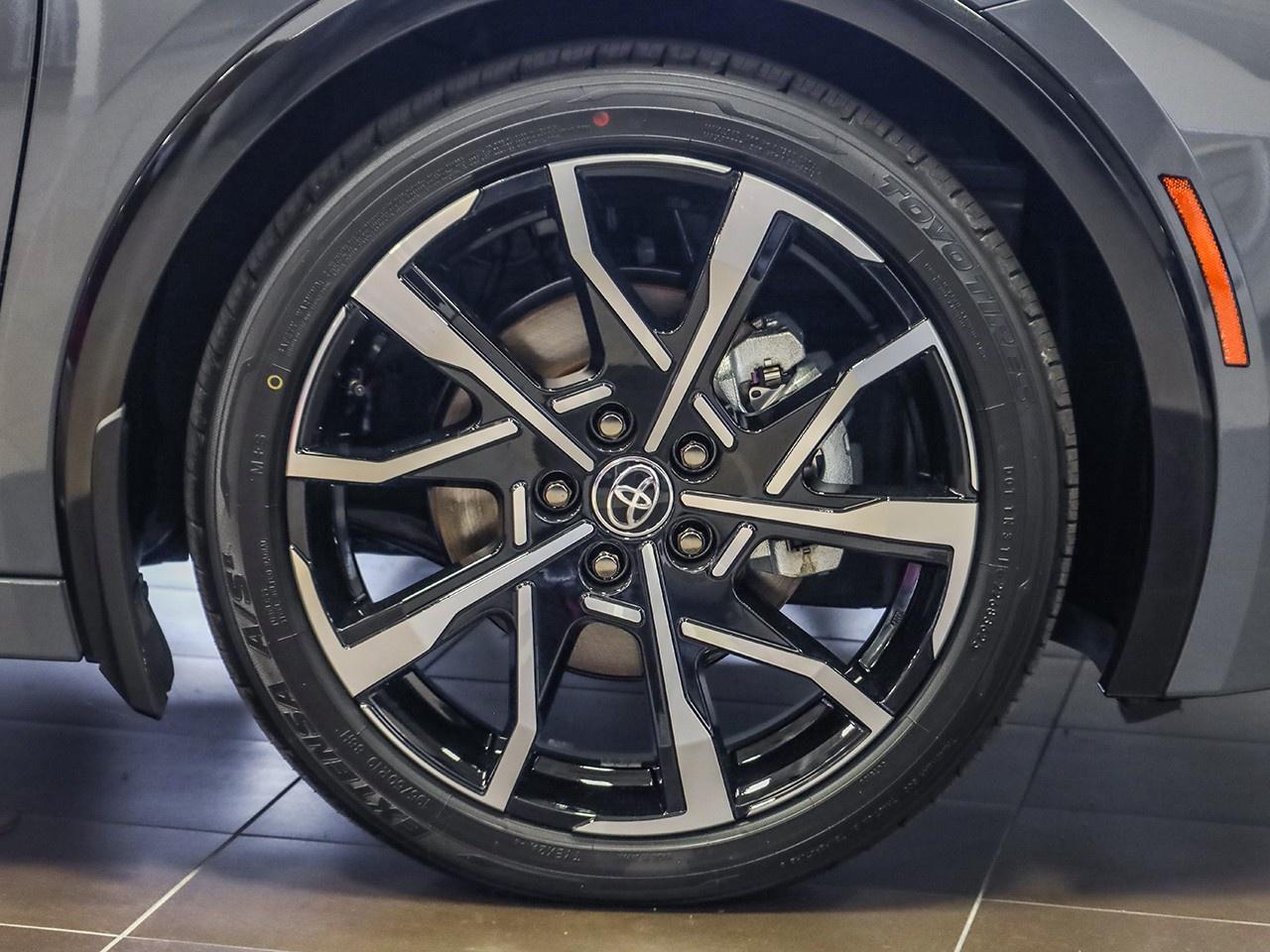 2026 Toyota Prius Plug-In Hybrid XSE Package Photo