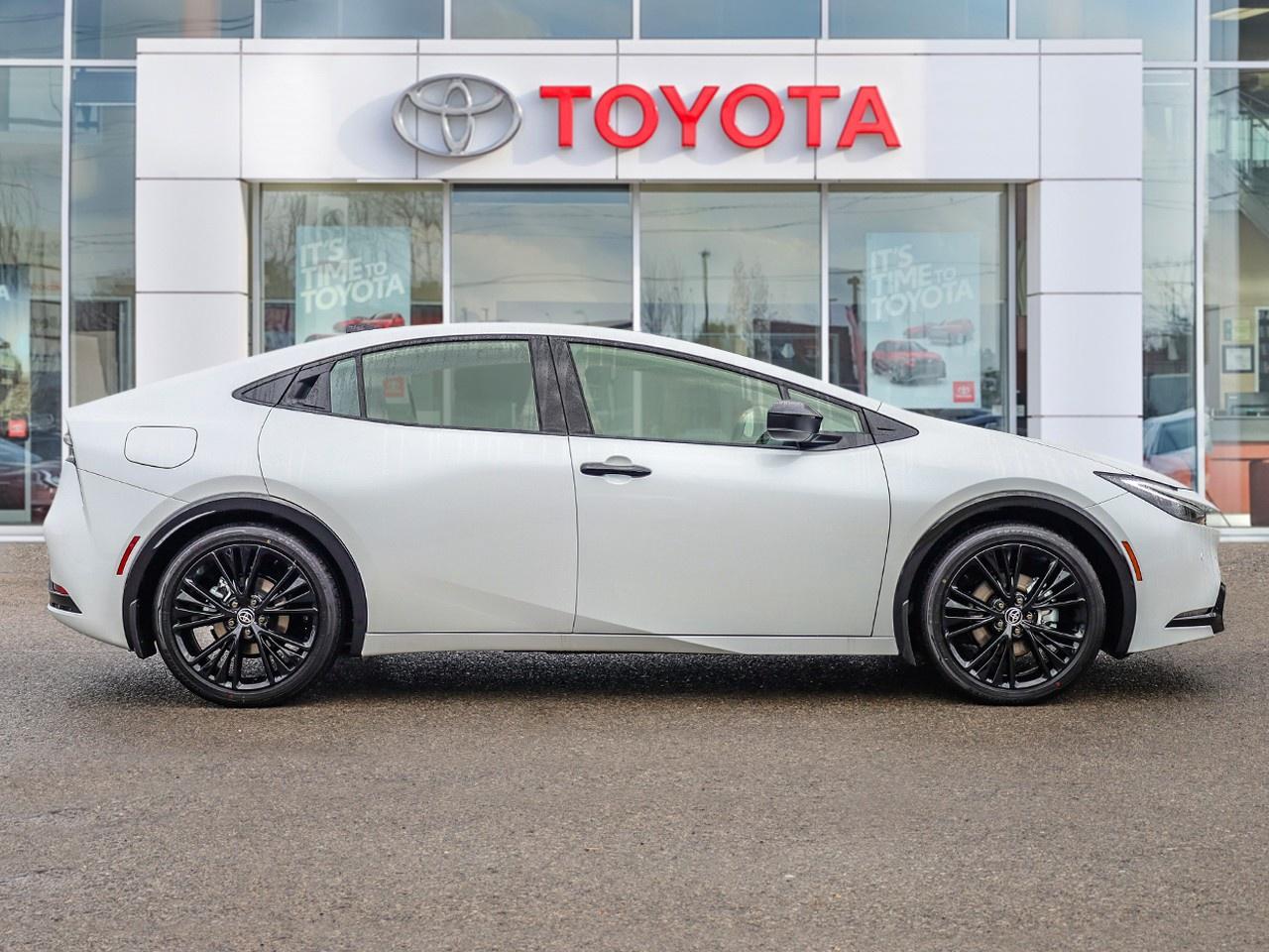 2026 Toyota Prius Plug-In Hybrid XSE Photo2