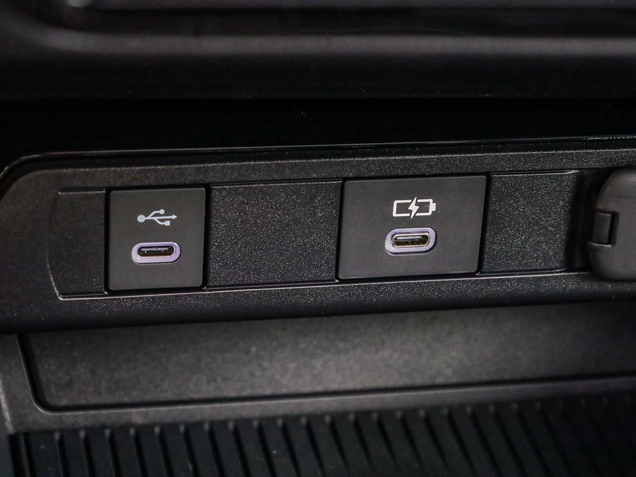 2026 Toyota Prius Plug-In Hybrid XSE $8000 IN TOTAL SAVINGS AVAILABLE!! Photo