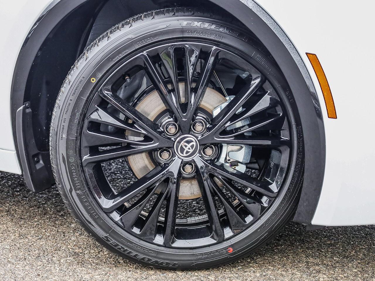 2026 Toyota Prius Plug-In Hybrid XSE $8000 IN TOTAL SAVINGS AVAILABLE!! Photo