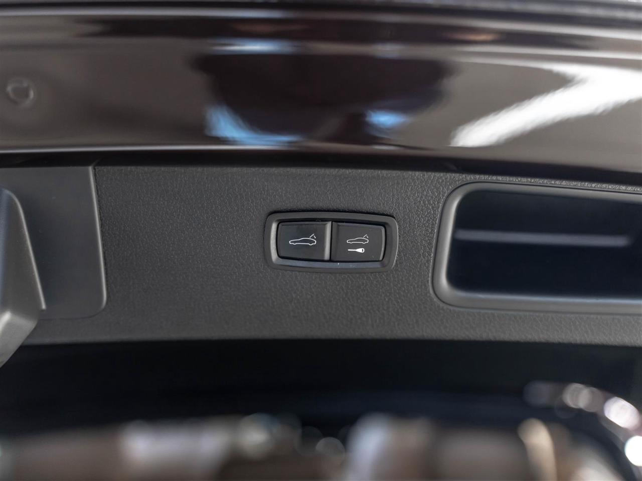 2019 Porsche Macan $440 BI WEEKLY $2500 DOWN |S|PREMIUM PLUS|BLINDSPOT|LANE DEPART|BOSE|ACCIDENT FREE Photo