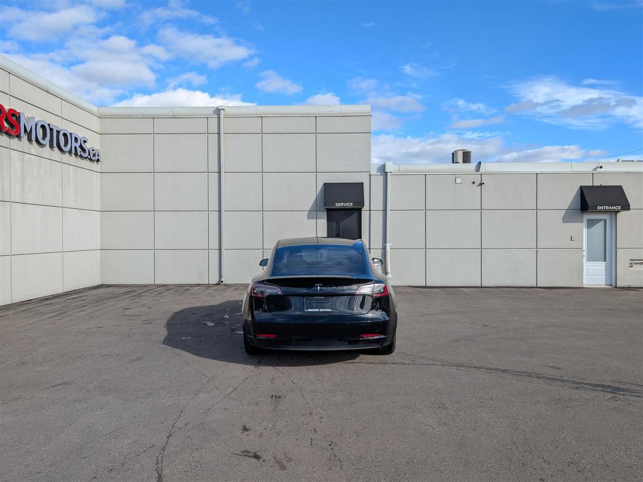 2018 Tesla Model 3 Mid Range Photo3