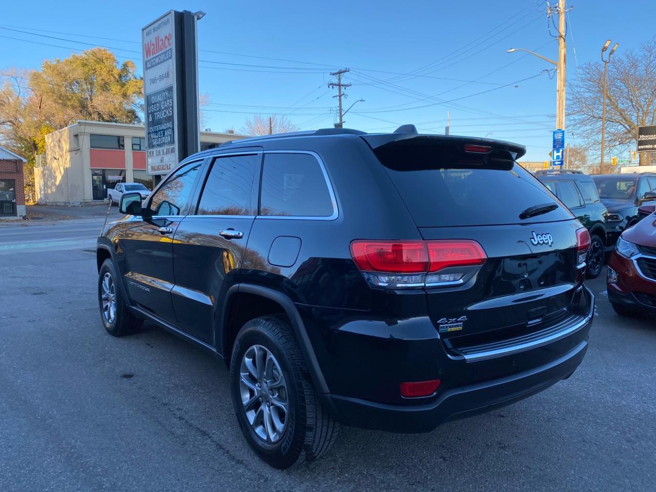 2015 Jeep Grand Cherokee Limited | 4WD | Sunroof | Power Lift Gate Photo3