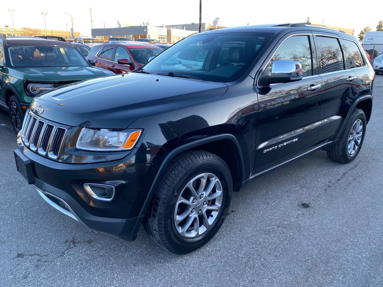 2015 Jeep Grand Cherokee Limited | 4WD | Sunroof | Power Lift Gate Photo2
