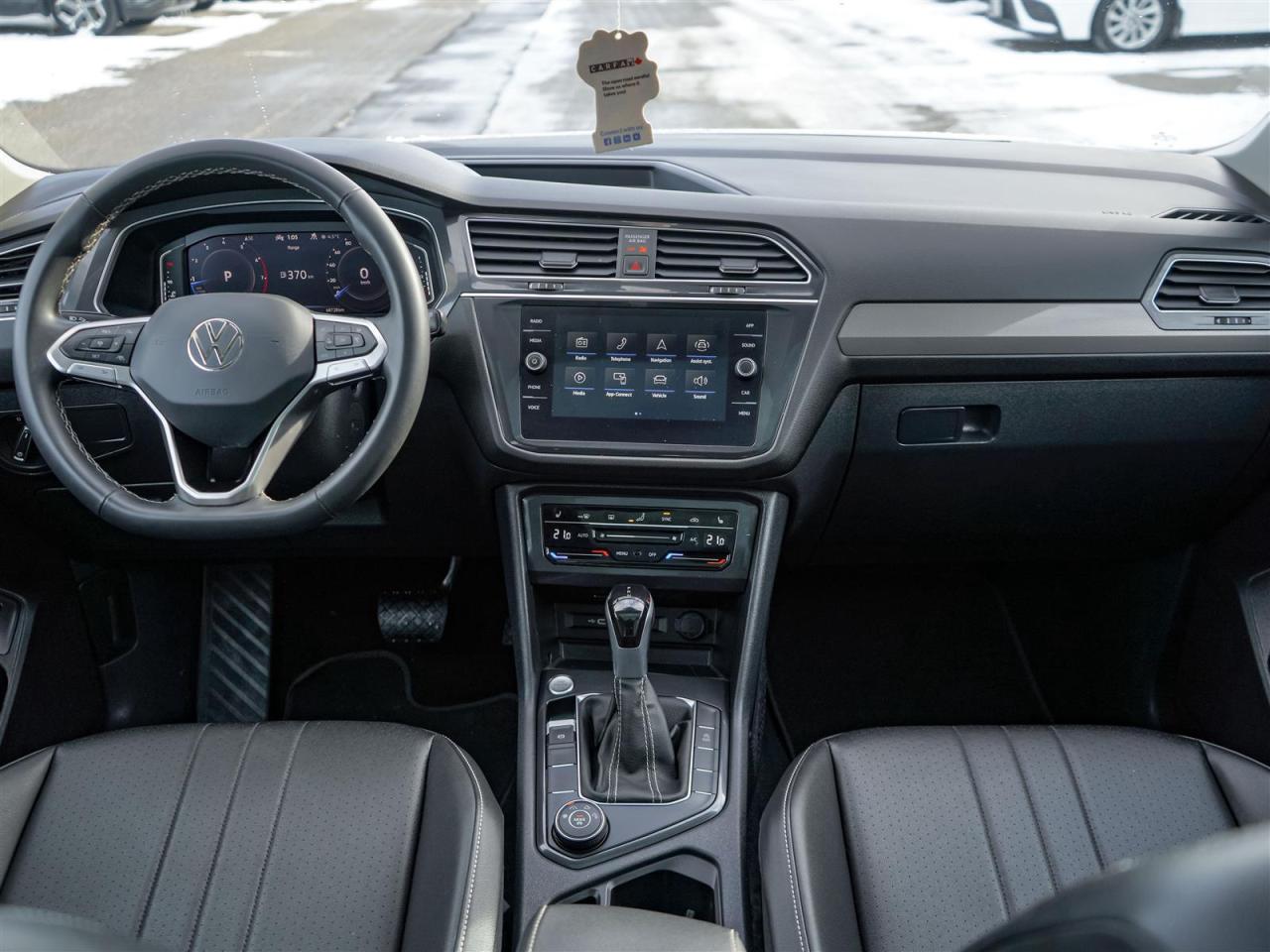 2024 Volkswagen Tiguan COMFORTLINE | PANORAMIC ROOF | NO ACCIDENTS Photo