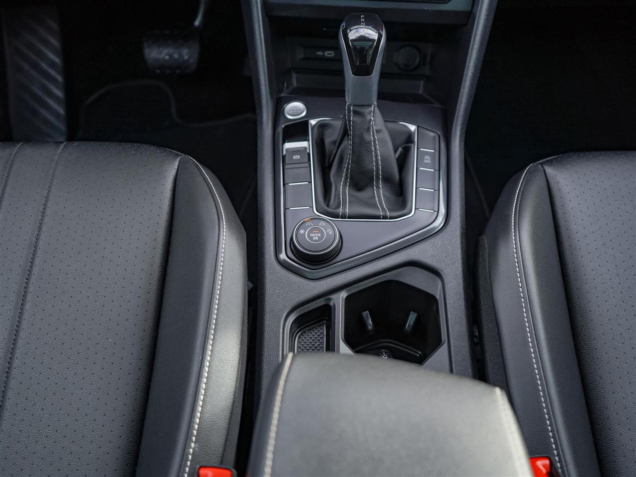 2024 Volkswagen Tiguan COMFORTLINE | PANORAMIC ROOF | NO ACCIDENTS Photo