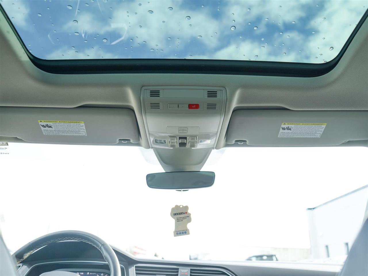 2024 Volkswagen Tiguan COMFORTLINE | PANORAMIC ROOF | NO ACCIDENTS Photo