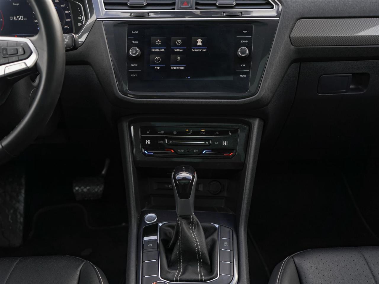 2024 Volkswagen Tiguan COMFORTLINE | PANORAMIC ROOF | NO ACCIDENTS Photo