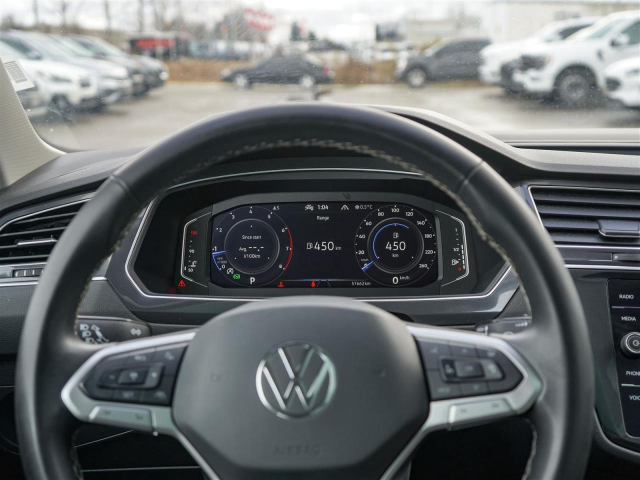 2024 Volkswagen Tiguan COMFORTLINE | PANORAMIC ROOF | NO ACCIDENTS Photo