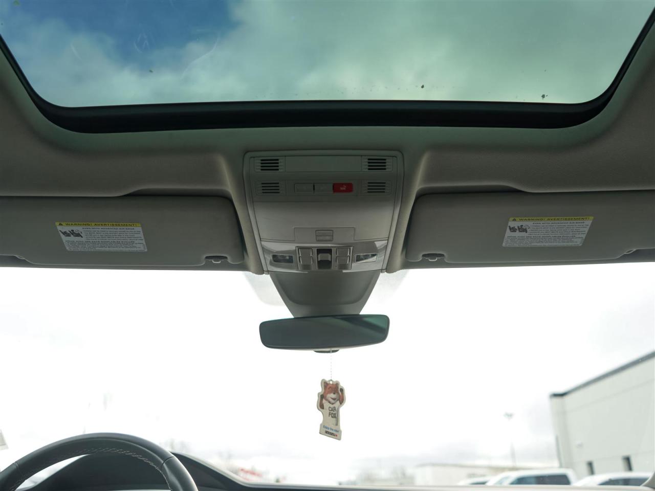 2024 Volkswagen Tiguan COMFORTLINE | PANORAMIC ROOF | NO ACCIDENTS Photo