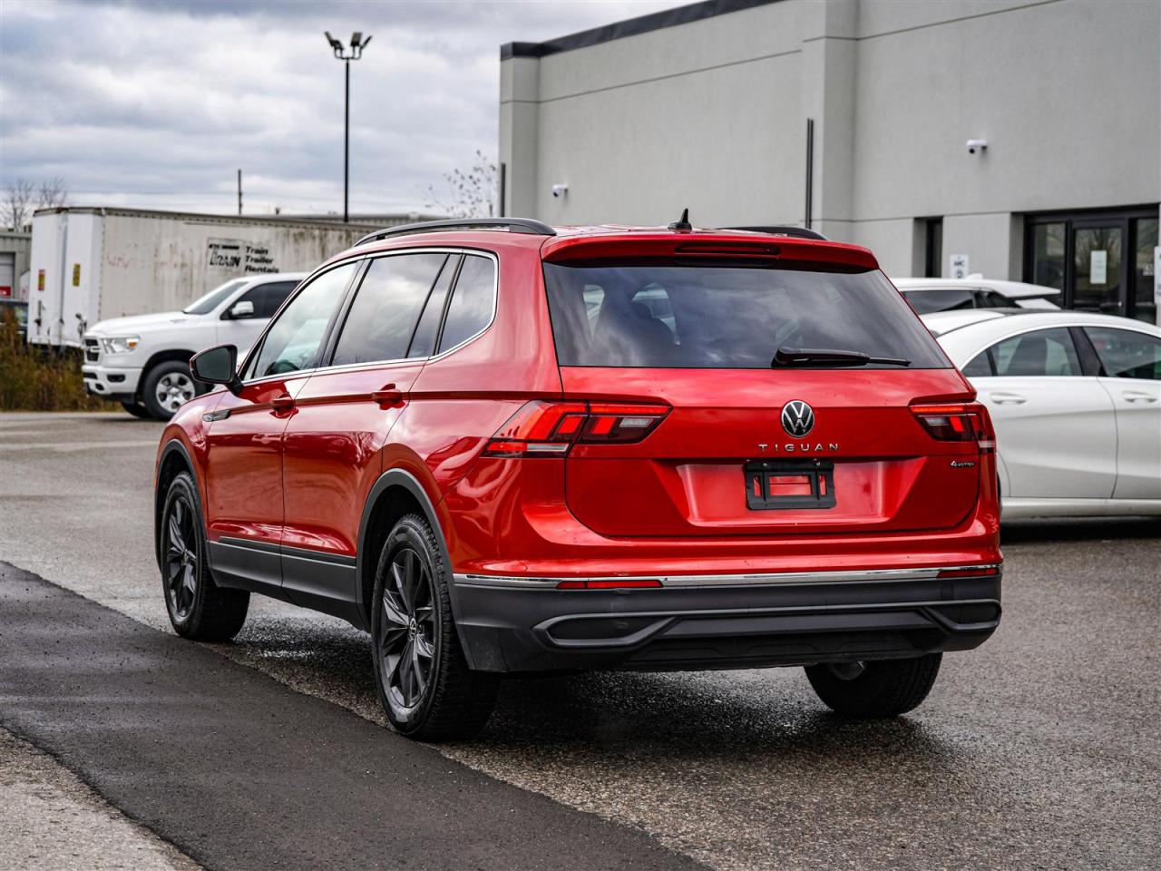 2024 Volkswagen Tiguan COMFORTLINE | PANORAMIC ROOF | NO ACCIDENTS Photo